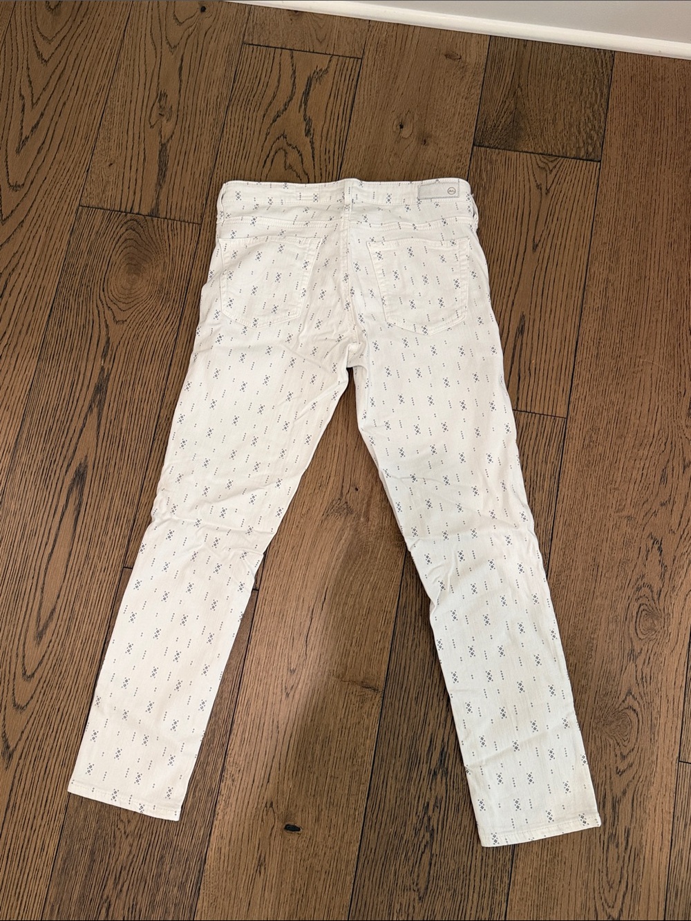 AG The Stilt Crop Cigarette Crop White Jeans Size 26 - Picture 9 of 11
